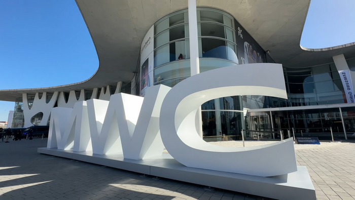 MWC2024完美收官 微網(wǎng)優(yōu)聯(lián)創(chuàng)新方案、全系產(chǎn)品與智能制造閃耀展臺(tái)，智能眼鏡引世界矚目